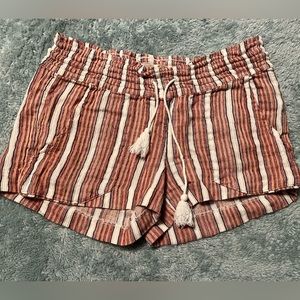Fabric Roxy shorts size M
